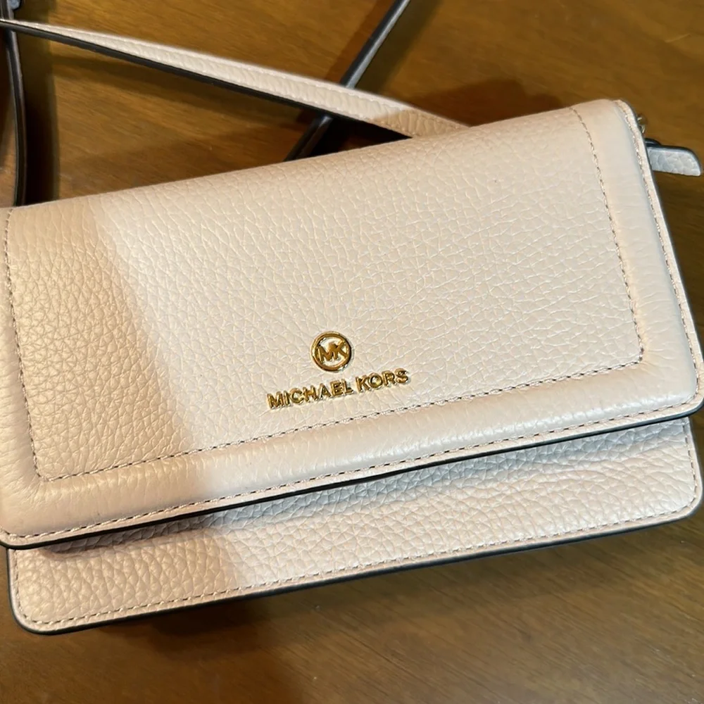 Brand new Michael Kors light pink crossbody! - Picture 2 of 5